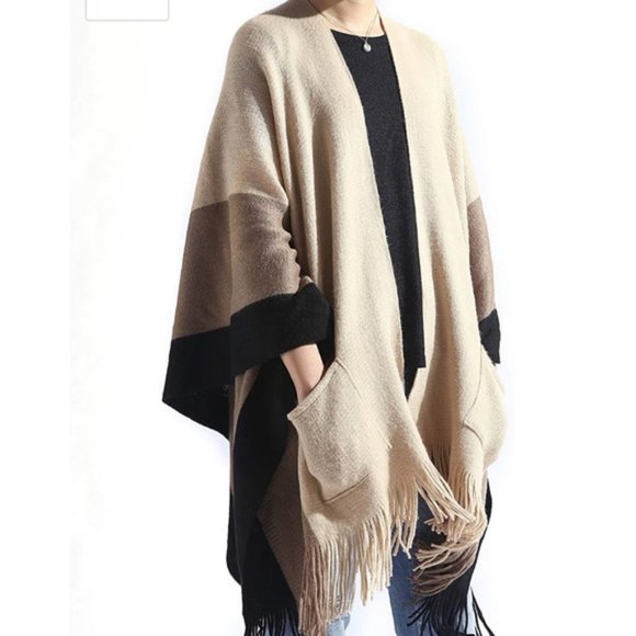 Sweaters - NWOT Tan/Black Knit Blanket Shawl OS